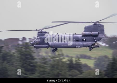 US Army Chinook in der Machschleife Stockfoto