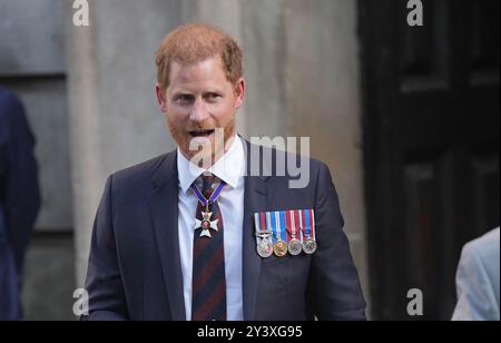 Aktenfoto vom 05/24 des Duke of Sussex, der die St Paul's Cathedral in London verlässt, nachdem er an einem Dankesgottesdienst zum 10. Jahrestag der Invictus Games teilgenommen hatte. Der Herzog von Sussex feiert seinen 40. Geburtstag. Harry verbringt seinen Meilenstein-Geburtstag am Sonntag mit Meghan und ihren Kindern Prinz Archie und Prinzessin Lilibet. Er soll dann zu einem Treffen mit engen internationalen Freunden aufbrechen, berichtete das People Magazine. Ausgabedatum: Sonntag, 15. September 2024. Stockfoto