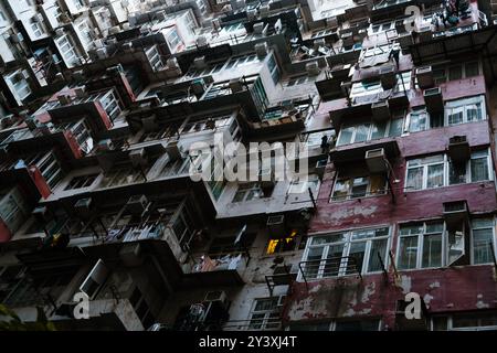 Außenansicht des komplexen Wohngebäudes in Hongkong Stockfoto