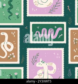 Nahtloses Muster mit verschiedenen Briefmarken im Schlangenmotiv auf dunkelgrünem Hintergrund, verziert mit Blumenelementen. Oberflächenmuster von Reptilien d Stock Vektor