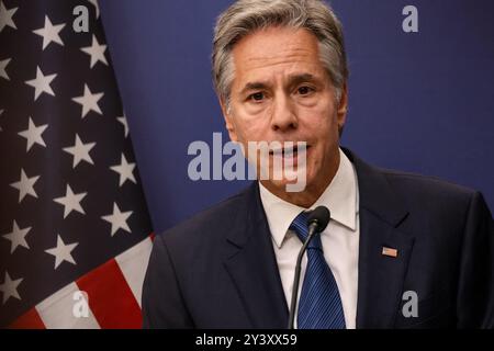 Antony Blinken, Außenminister der Vereinigten Staaten, spricht während einer gemeinsamen Pressekonferenz mit Radoslaw Sikorski, Außenminister Polens, während eines bilateralen Treffens im Außenministerium in Warschau, der Hauptstadt Polens am 12. September 2024. Stockfoto