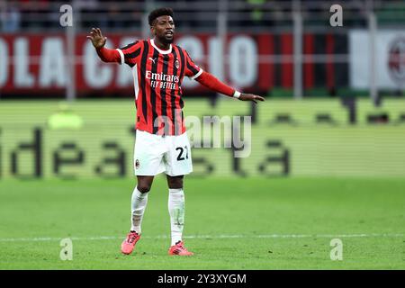 Mailand, Italien. September 2024. Emerson Royal vom AC Milan Gesten während des Fußballspiels der Serie A zwischen AC Milan und Venezia FC im Stadio Giuseppe Meazza am 14. September 2024 in Mailand. Quelle: Marco Canoniero/Alamy Live News Stockfoto