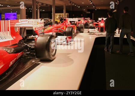 Eine Reihe von Ferrari Formel-1-Autos von Fernando Alonso in seinem Museum und Circuit Oviedo Llanera Asturias Spanien Stockfoto