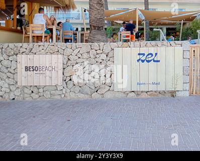 Palmanova, Spanien; 10. august 2024: Hotel Zel im mallorquinischen Ferienort Palmanova an einem sonnigen Sommertag Stockfoto