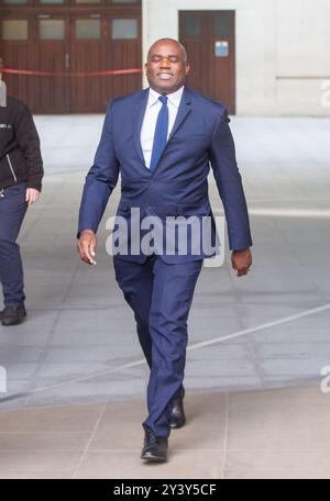 London, England, Großbritannien. September 2024. Außenminister DAVID LAMMY ist vor der BBC zu sehen, als er am Sonntag in der Laura kuenssberg Show auftritt. (Kreditbild: © Tayfun Salci/ZUMA Press Wire) NUR REDAKTIONELLE VERWENDUNG! Nicht für kommerzielle ZWECKE! Stockfoto