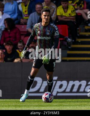 Coventry City Torhüter Oliver Dovin in Aktion während des Sky Bet Championship Matches in der Vicarage Road, Watford. Bilddatum: Samstag, 14. September 2024. Stockfoto