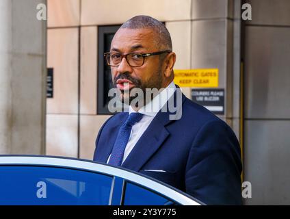 London, Großbritannien. September 2024. James clever, Shadow Home Secretary und Kandidat der konservativen Führung, verlässt die BBC, nachdem er am Sonntag mit Laura Kuenssberg erschienen ist. Quelle: Karl Black/Alamy Live News Stockfoto