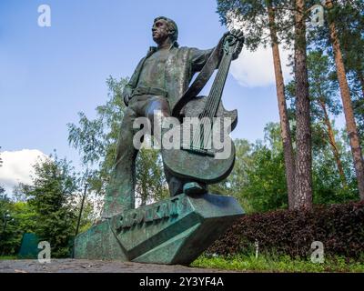 Dubna, Russland - 22. August 2023: Denkmal für Wladimir Wysotsky, Stadt Dubna, Region Moskau Stockfoto