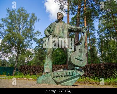 Dubna, Russland - 22. August 2023: Denkmal für Vysotsky, Stadt Dubna, Region Moskau Stockfoto