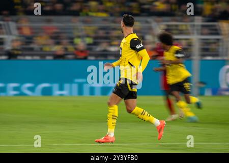 Ramy Bensebaini (Borussia Dortmund 09, #05), GER BVB Borussia Dortmund 09 vs. 1. FC Heidenheim, Fussball, Bundesliga, Spieltag 3, Saison 2024/2025, 13.09.2024 DFB/DFL-VORSCHRIFTEN VERBIETEN DIE VERWENDUNG VON FOTOGRAFIEN ALS BILDSEQUENZEN UND/ODER QUASI-VIDEO, FOTO: EIBNER-PRESSEFOTO/FABIAN FRIESE Stockfoto