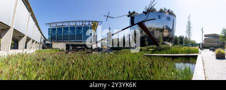 Rotterdam, Niederlande – 28. August 2024: Panoramablick auf Depot Boijmans Van Beuningen. Es ist das weltweit erste öffentlich zugängliche Kunstspeicher Stockfoto