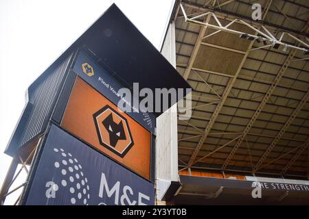 Wolverhampton, Großbritannien. September 2024. Allgemeine Ansicht im Molineux Stadium vor dem Spiel Wolverhampton Wanderers FC gegen Newcastle United FC English Premier League im Molineux Stadium, Wolverhampton, England, Großbritannien am 15. September 2024 Credit: Every Second Media/Alamy Live News Stockfoto