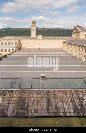 Die Dächer der Salts Mill, Saltaire-Weltkulturerbe Stockfoto