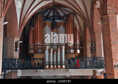 Polen, Danzig, 29.08.2024 die Brigittenkirche geht auf den Namen der heiligen Birgitta von Schweden zurueck. Waehrend der SolidarnoÅÄ-Bewegung war sie Treffpunkt und Aktionszentrum der jungen freien Gewerkschaft um Lech WaÅÄsa und erlangte Beruehmtheit. Foto: Blick auf die Orgel Stadt Bamberg *** Polen, Danzig, 29 08 2024 die Kirche Brigitten ist nach der hl. Birgitta von Schweden benannt während der Solidaritätsbewegung war sie Treffpunkt und Zentrum der jungen freigewerkschaft um Lech WaÅÄsa und erlangte Berühmtheit Foto-Ansicht der Orgelstadt Bamberg Stockfoto