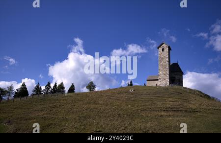 Kirche St. Vigil, Vigilius am Joch, Glaubensweg, bei Lana, Südtirol, autonome Provinz Bozen, Italien, Europa Stockfoto