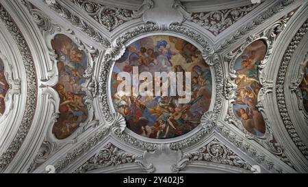 Barocker Stuck und Deckenfresko aus dem 17. Jahrhundert, Passauer Dom, Passau, Niederbayern, Bayern, Deutschland, Europa Stockfoto