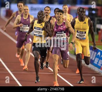 Emmanuel Wanyonyi aus Kenia und Djamel Sedjati aus Algerien traten in den 800-m-Rennen der Männer beim Leichtathletikfinale der Memorial Van Damme Diamond League an Stockfoto