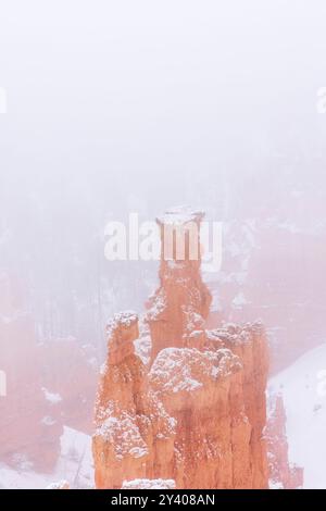 Im Nebel verborgene Felsformation im Bryce Canyon National Park, Utah Stockfoto