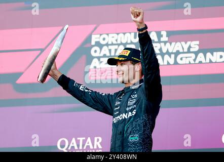 Baku, Aserbaidschan. September 2024. RUSSELL George (gbr), Mercedes AMG F1 Team W15, Porträt-Podium-Trophäe während des Formel-1-Grand Prix 2024 von Aserbaidschan, 17. Runde der Formel-1-Weltmeisterschaft 2024 vom 13. Bis 15. September 2024 auf dem Baku City Circuit, in Baku, Aserbaidschan - Foto DPPI Credit: DPPI Media/Alamy Live News Credit: DPPI Media/Alamy Live News Stockfoto