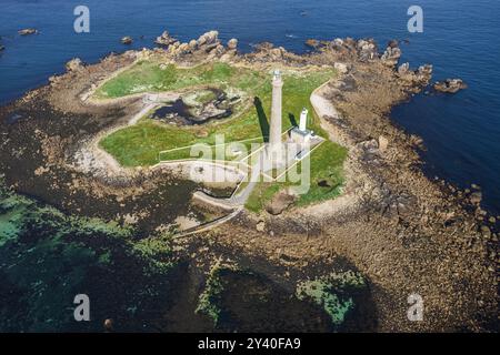 Luftaufnahme des Leuchtturms Phare de l'île Vierge in der Bretagne, Frankreich Stockfoto