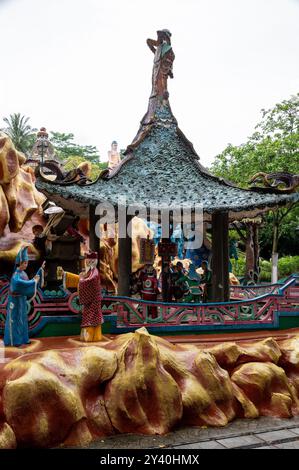 Chinesische Figuren in der Haw Par Villa, früher bekannt als Tiger Balm Garden, neben der Pasir Panjang Road auf der westlichen Seite Singapurs. Stockfoto