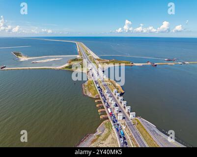 Aus der Luft des Afsluitdijk in den Niederlanden Stockfoto