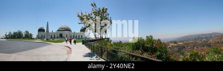 Weitwinkelpanorama des Griffith Observatoriums und des Planetariums in Griffith Park Los Angeles USA Stockfoto