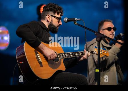 Acciaroli, Salerno, Italien. September 2024. Acciaroli, Italien. SLOW FESTIVAL VIVIAMOCILENTO 2024 vom 13. Bis 15. September 2024 in Acciaroli-Italien. Jacopo Gigliotti (Fast Animals and Slow Kids) tritt live auf der VIVIAMOCILENTO 2024 auf. 14. September 2024 in Acciaroli, Italien (Credit Image: © Andrea Gul/SOPA images via ZUMA Press Wire) NUR REDAKTIONELLE VERWENDUNG! Nicht für kommerzielle ZWECKE! Stockfoto