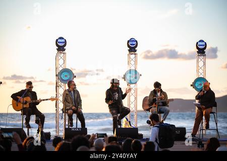 Acciaroli, Salerno, Italien. September 2024. Acciaroli, Italien. SLOW FESTIVAL VIVIAMOCILENTO 2024 vom 13. Bis 15. September 2024 in Acciaroli-Italien. Die italienische Band Fast Animals and Slow Kids (Jacopo Gigliotti, Alessio Mingoli, Aimone Romizi, Alessandro Guercini) und Pippo Pelo treten live auf der VIVIAMOCILENTO 2024 auf. 14. September 2024 in Acciaroli, Italien (Credit Image: © Andrea Gul/SOPA images via ZUMA Press Wire) NUR REDAKTIONELLE VERWENDUNG! Nicht für kommerzielle ZWECKE! Stockfoto