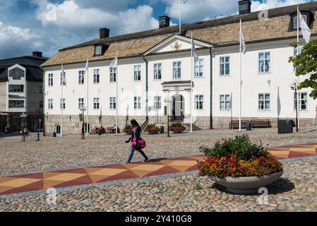 Falun, Dalarna - Schweden - 08 05 2019: Blick über das Rathaus und den Stadtplatz Stockfoto