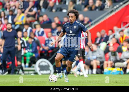 Manchester United Stürmer Joshua Zirkzee (11) im Einsatz während des Spiels Southampton FC gegen Manchester United FC English Premier League in St. Mary's Stadium, Southampton, England, Großbritannien am 14. September 2024 Credit: Every Second Media/Alamy Live News Stockfoto