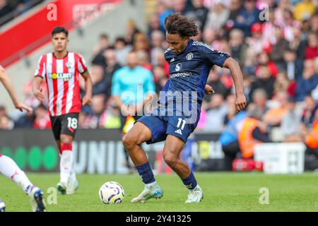 Manchester United Stürmer Joshua Zirkzee (11) im Einsatz während des Spiels Southampton FC gegen Manchester United FC English Premier League in St. Mary's Stadium, Southampton, England, Großbritannien am 14. September 2024 Credit: Every Second Media/Alamy Live News Stockfoto