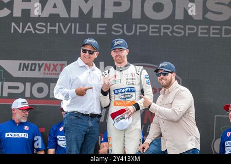 Libanon, TN, USA. September 2024. INDY NXT by Firestone Series LOUIS FOSTER (26) aus Odiham, England feiert den Sieg für den Big Machine Music City Grand Prix, der von Gainbridge auf dem Nashville Superspeedway in Libanon, TN, präsentiert wird. (Kreditbild: © Walter G. Arce Sr./ASP via ZUMA Press Wire) NUR REDAKTIONELLE VERWENDUNG! Nicht für kommerzielle ZWECKE! Quelle: ZUMA Press, Inc./Alamy Live News Stockfoto