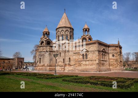 Die Kathedrale von Etchmiadzin, die Hauptkirche der Armenisch-Apostolischen Kirche. Vagharshapat, Provinz Armavir, Armenien Stockfoto