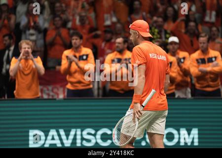 Bologna, Italien. September 2024. Tallon Griekspoor während des Davis Cup Finals 2024 Gruppenspiel zwischen Flavio Cobolli (Italien) und Tallon Griekspoor (Niederlande) in der Unipol Arena, Bologna, Italien - 15. September 2024. Sport - Tennis. (Foto: Massimo Paolone/LaPresse) Credit: LaPresse/Alamy Live News Stockfoto