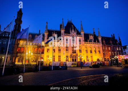 Neogotischer Provinzhof in Brügge, Belgien. Stockfoto