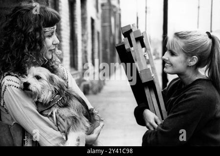 Laraine Newman, Ami Dolenz, am Set des Films, Witchboard 2: The Devil's Doorway, Republic Pictures, 1993 Stockfoto