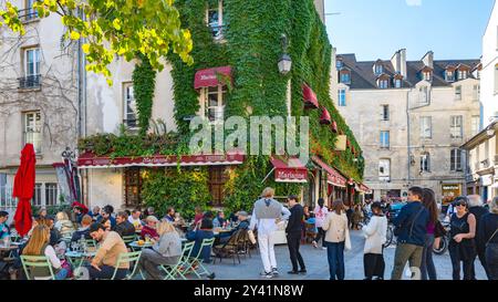 Paris, Frankreich, Chez Marianne ist ein israelisches Restaurant in der Rue des Rosiers im Marais-Viertel, nur redaktionell. Stockfoto
