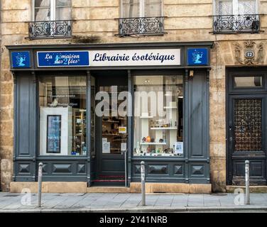 La Maison des 2 Fées, esoterische Artikel zum Verkauf in Schmuck, Weihrauch, Mineralien, in Bordeaux, Frankreich. Stockfoto