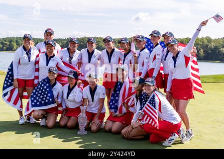 Gainesville, Va, USA. September 2024. Team USA feiert den Sieg des Solheim Cup 2024. (Kreditbild: © Robert Blakley/ZUMA Press Wire) NUR REDAKTIONELLE VERWENDUNG! Nicht für kommerzielle ZWECKE! Stockfoto