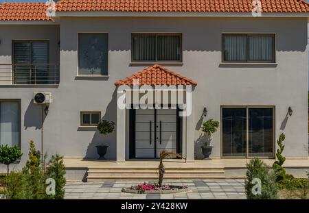 Außenansicht eines modernen Hauses Stockfoto