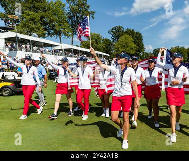 Gainesville, Va, USA. September 2024. Team USA feiert den Sieg des Solheim Cup 2024. (Kreditbild: © Robert Blakley/ZUMA Press Wire) NUR REDAKTIONELLE VERWENDUNG! Nicht für kommerzielle ZWECKE! Stockfoto