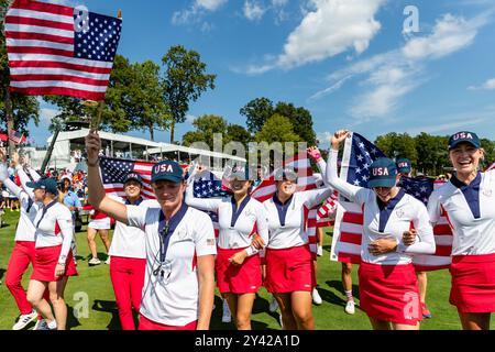 Gainesville, Va, USA. September 2024. Team USA feiert den Sieg des Solheim Cup 2024. (Kreditbild: © Robert Blakley/ZUMA Press Wire) NUR REDAKTIONELLE VERWENDUNG! Nicht für kommerzielle ZWECKE! Stockfoto