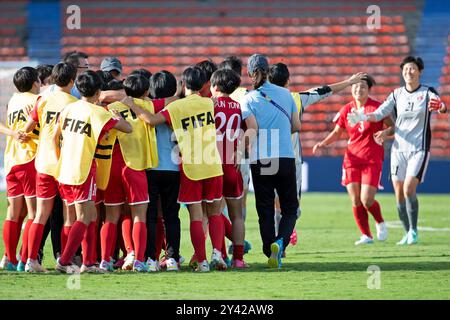 Medelin, Kolumbien. September 2024. Nordkoreaner feiert einen Sieg nach dem Achtelfinale der FIFA U-20-Frauen-Weltmeisterschaft Kolumbien 2024 zwischen Brasilien und Nordkorea im Atanasio Girardot Stadium in Medelin am 15. September 2024. Foto: Jose Pino/DiaEsportivo/Alamy Live News Credit: DiaEsportivo/Alamy Live News Stockfoto