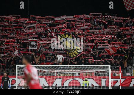 Monza, Italien. September 2024. AC Monza Fans beim Fußballspiel der italienischen Serie A zwischen AC Monza und Inter FC Internazionale am 15. September 2025 im U-Power Stadion in Monza, Italien. Foto Tiziano Ballabio Credit: Tiziano Ballabio/Alamy Live News Stockfoto