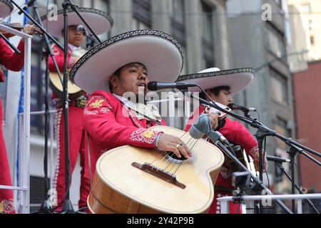 New York, USA, 15. September 2024: Bei der mexikanischen Independence Day Parade auf der Madison Avenue in New York City wird die reiche Kultur, Traditionen und der Geist Mexikos gezeigt. Foto: Luiz Rampelotto/EuropaNewswire Stockfoto