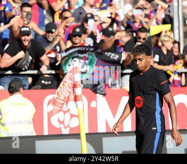 Sabadell, Barcelona, Spanien. September 2024. Barcelona Spanien 15.09.2024 Lamine Yamal (FC Barcelona) ist beim La Liga EA Sports zwischen Girona FC und FC Barcelona am 15. September 2024 in Girona dabei. (Kreditbild: © Xavi Urgeles/ZUMA Press Wire) NUR REDAKTIONELLE VERWENDUNG! Nicht für kommerzielle ZWECKE! Quelle: ZUMA Press, Inc./Alamy Live News Stockfoto