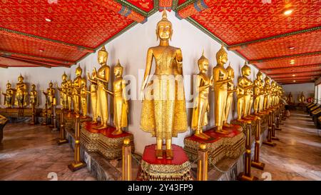 Das antike Buddha-Bild des Wat Pho ist eine der beliebtesten Touristenattraktionen in Bangkok, Thailand. Stockfoto