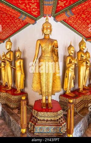 Das antike Buddha-Bild des Wat Pho ist eine der beliebtesten Touristenattraktionen in Bangkok, Thailand. Stockfoto