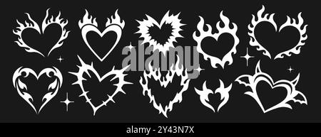 Neo Tribal Ästhetisches y2k Tattoo mit Herzform. Weiße Gothic-Romantik-Aufkleber oder Cyber-Ornament-Set. Neotribal Emo Love Logo. Trendige handgezeichnete gothische Silhouette mit brennenden Herzen auf Feuerflammen Stock Vektor